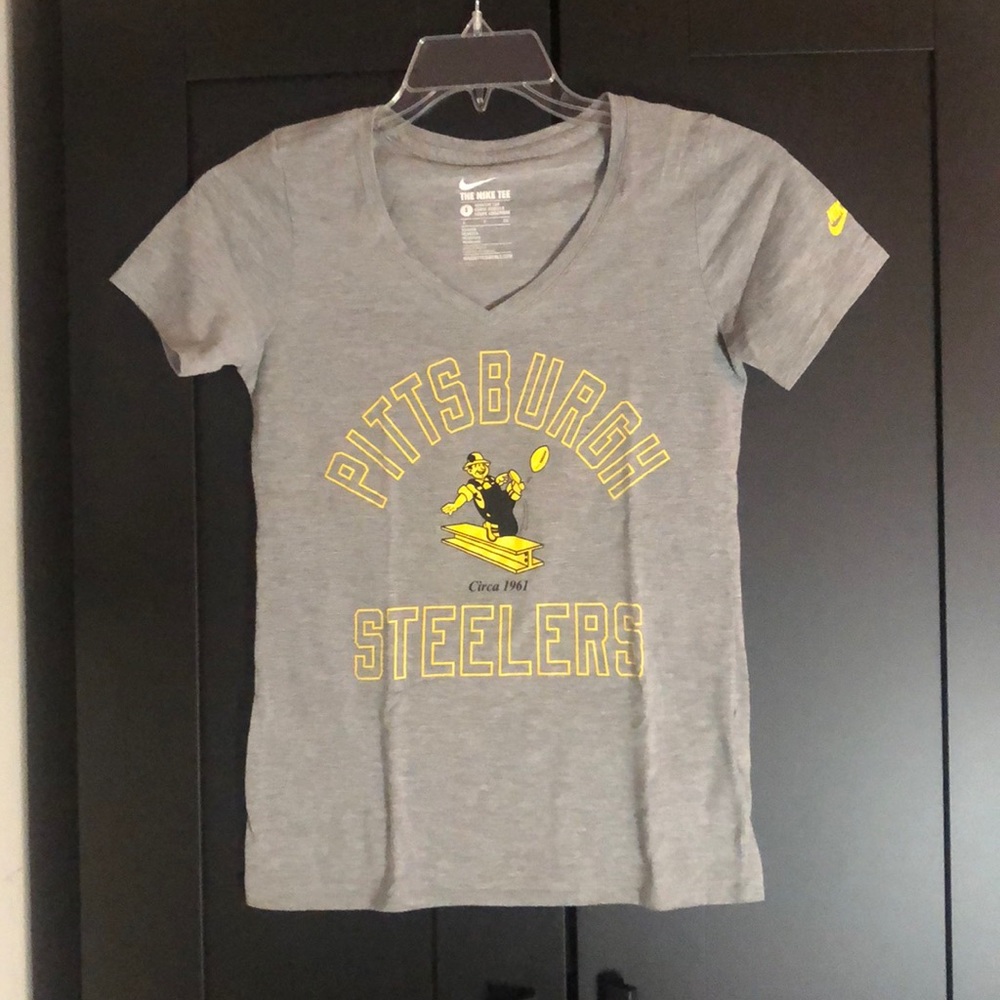 🖤💛 NWOT! Nike Pittsburgh Steelers V-neck size small - Picture 1 of 14